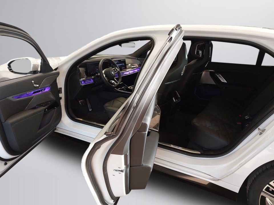 BMW Seria 7 740d xDrive (5)