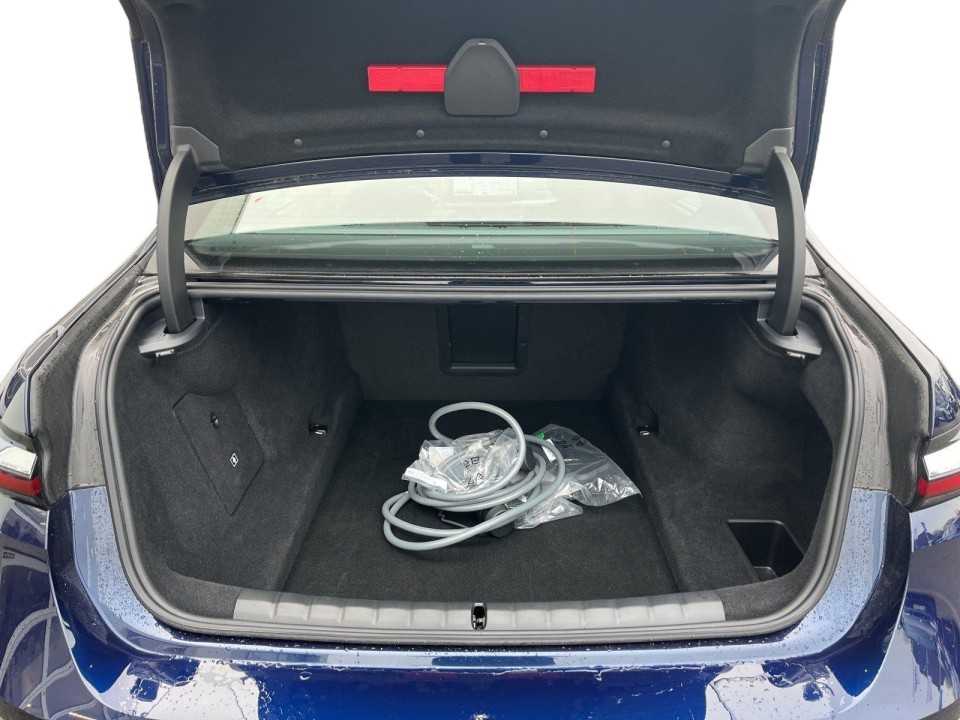 BMW Seria 7 750e xDrive - foto 11