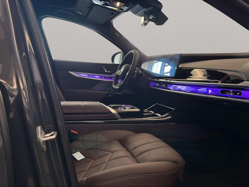 BMW Seria 7 750e xDrive M-Sport - foto 7