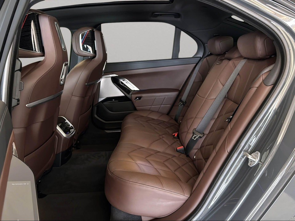 BMW Seria 7 750e xDrive M-Sport - foto 10