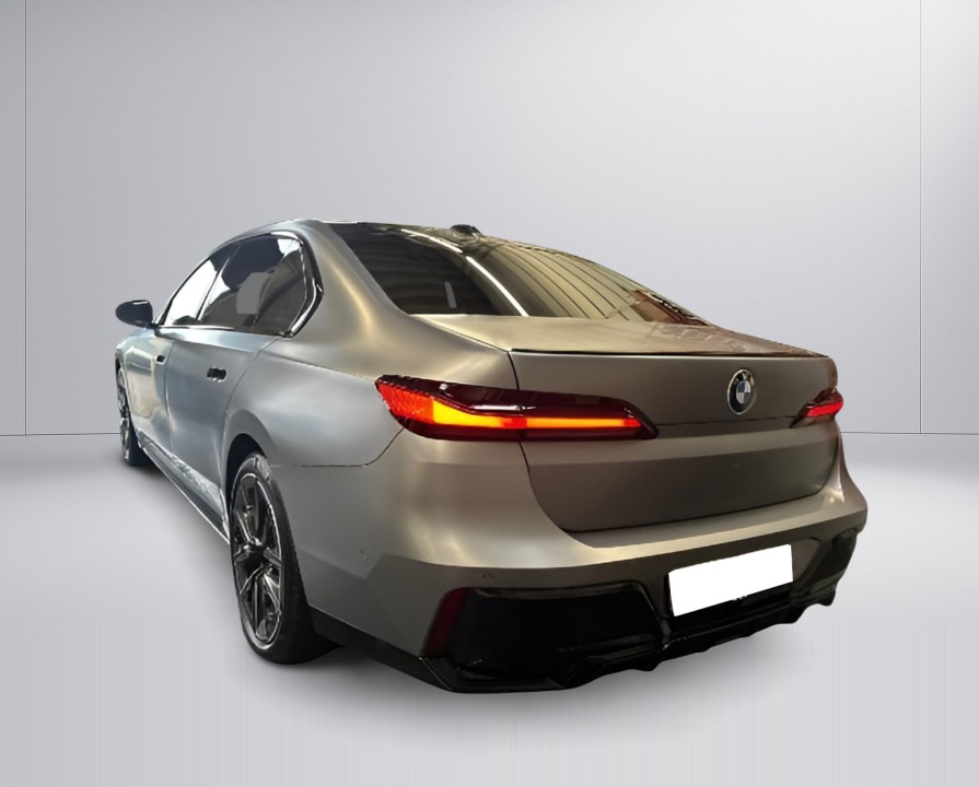 BMW Seria 7 740d xDrive (2)