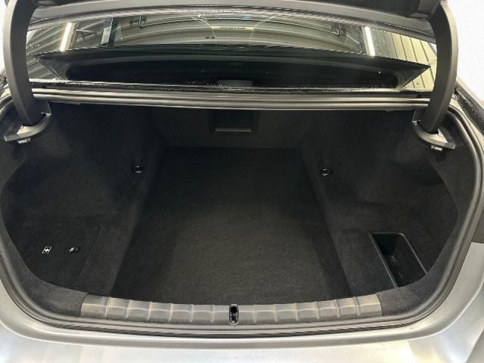 BMW Seria 7 740d xDrive - foto 12