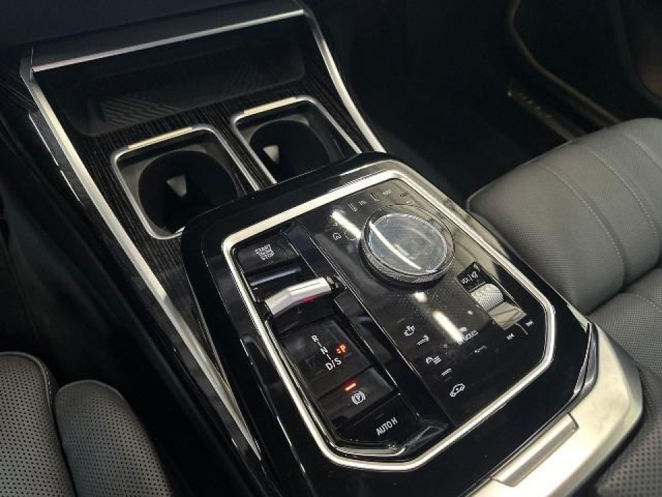 BMW Seria 7 740d xDrive - foto 6