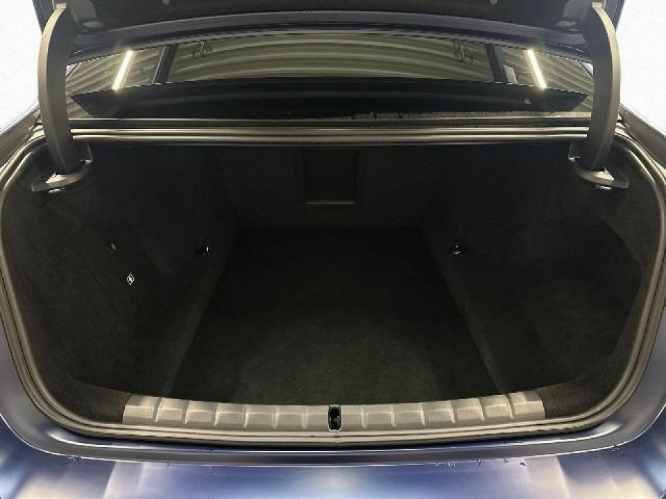BMW Seria 7 750e xDrive - foto 12
