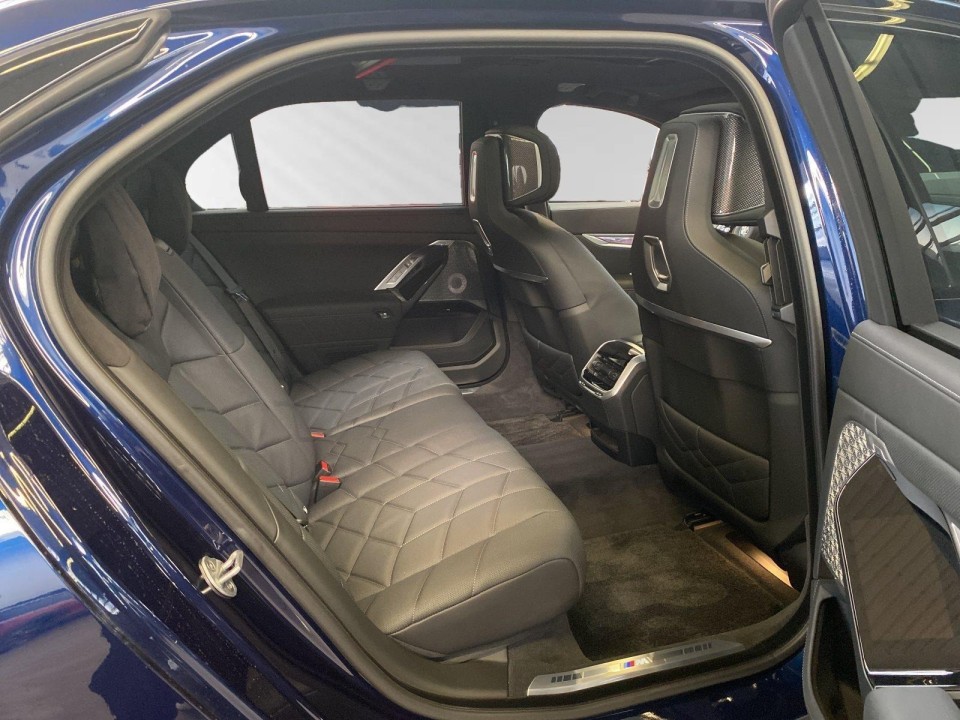 BMW Seria 7 M760e xDrive - foto 13