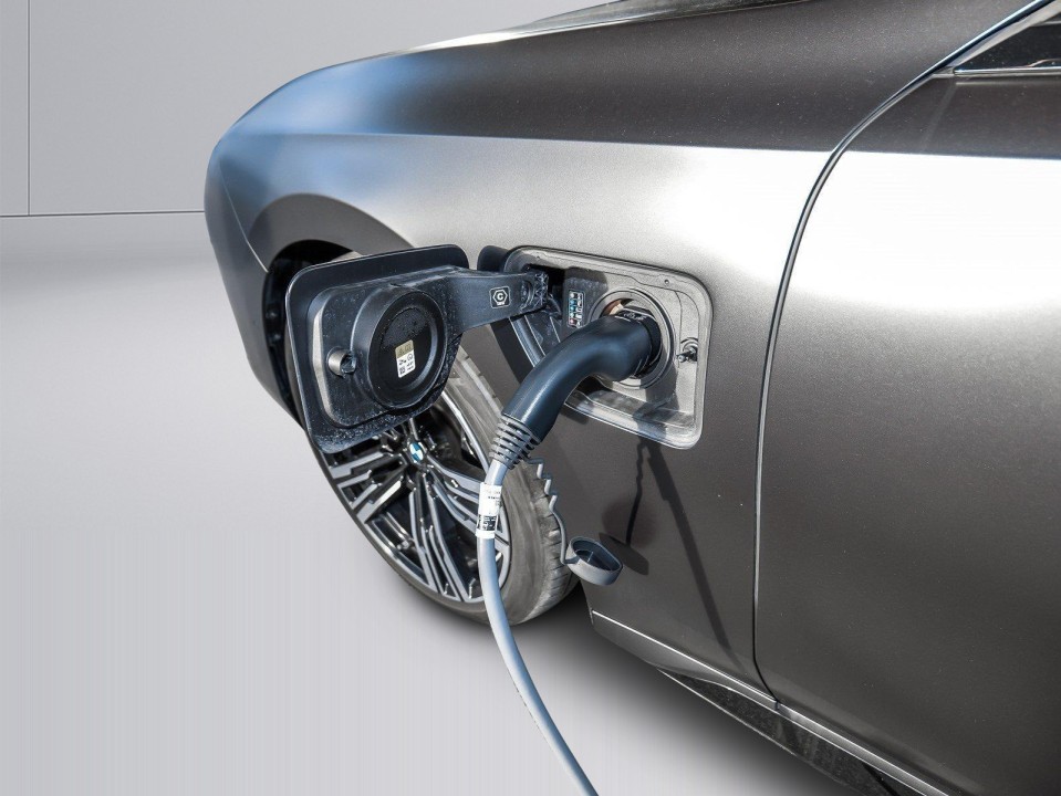 BMW Seria 7 750e xDrive - foto 24