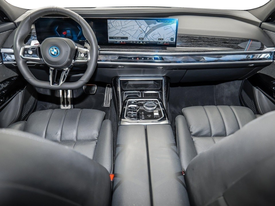 BMW Seria 7 750e xDrive - foto 6