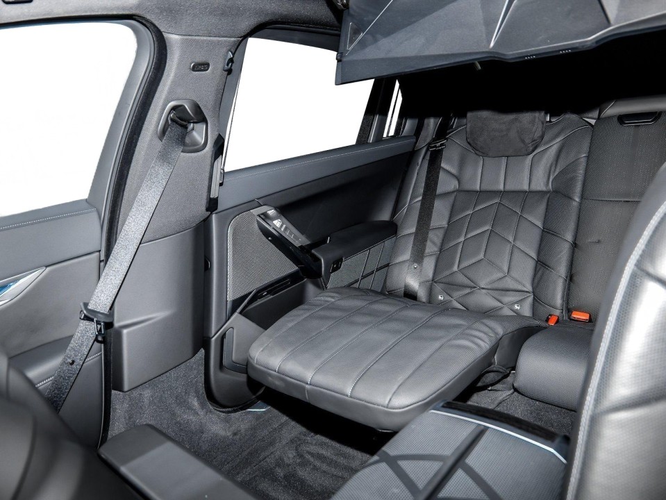 BMW Seria 7 750e xDrive - foto 16