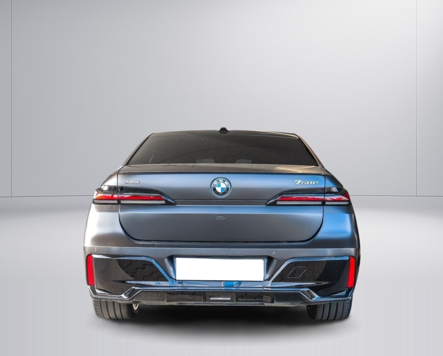 BMW Seria 7 750e xDrive (4)