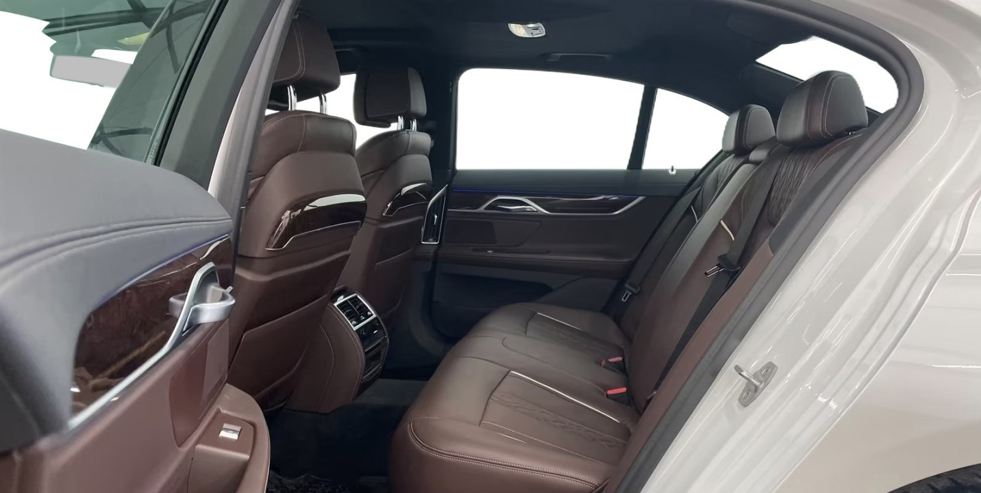 BMW Seria 7 740 xDrive M-Sport - foto 10