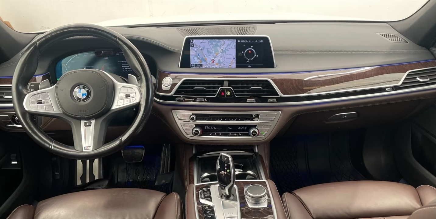 BMW Seria 7 740 xDrive M-Sport (5)