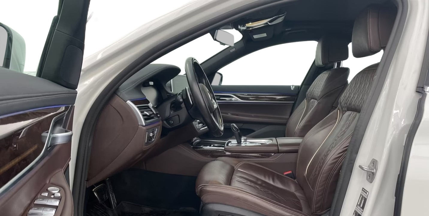 BMW Seria 7 740 xDrive M-Sport - foto 6