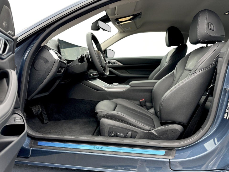 BMW Seria 4 420i Coupé - foto 6