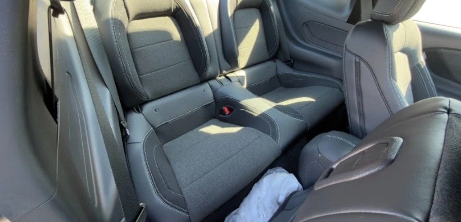 Ford Mustang - foto 6