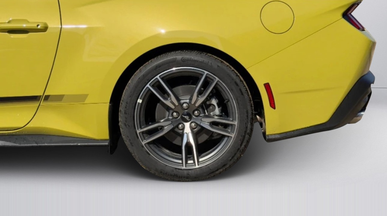 Ford Mustang - foto 15