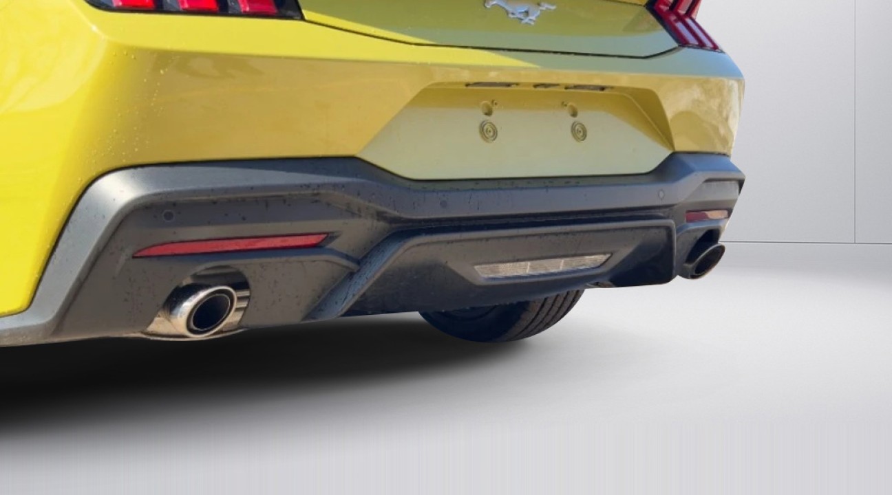 Ford Mustang - foto 14