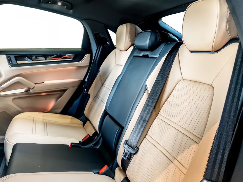 Porsche Cayenne Coupe E-Hybrid Black Edition - foto 16