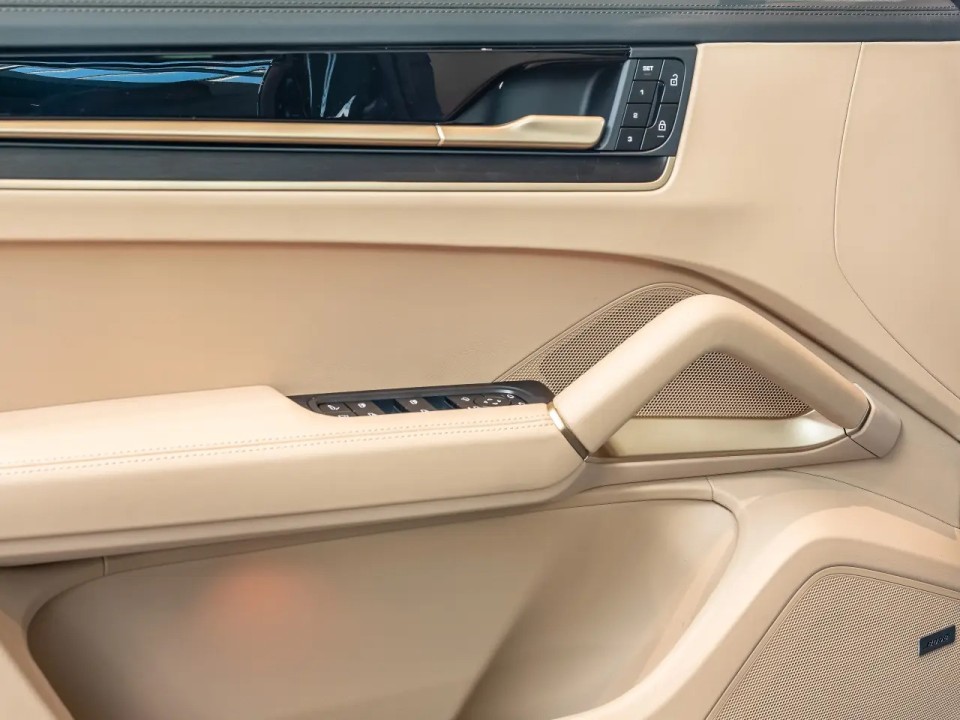 Porsche Cayenne Coupe E-Hybrid Black Edition - foto 20