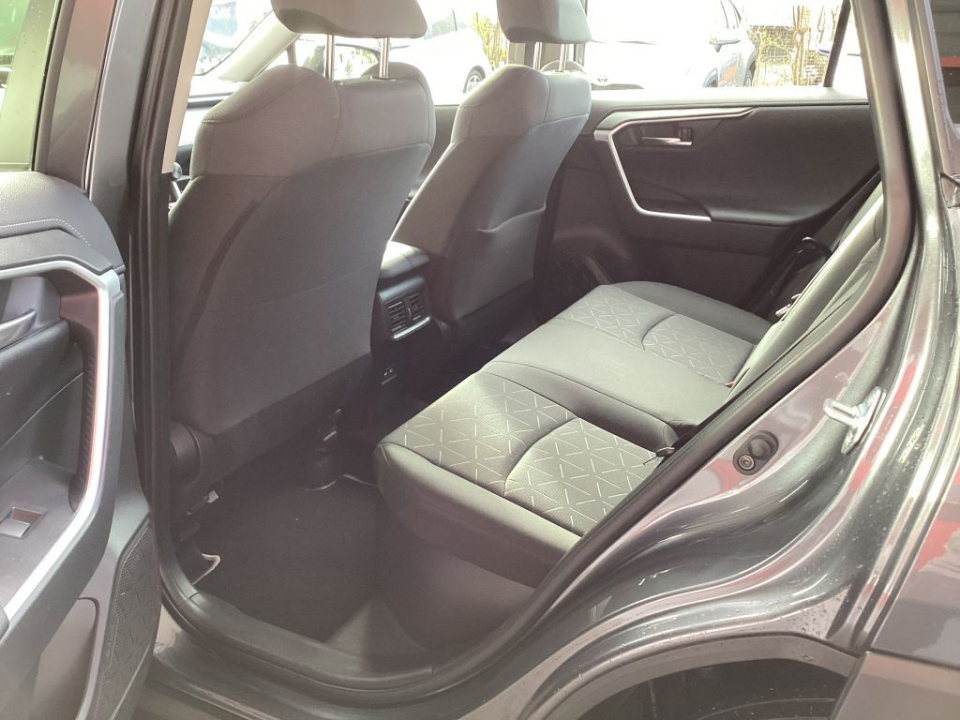 Toyota RAV4 Hybrid Business Edition - foto 11