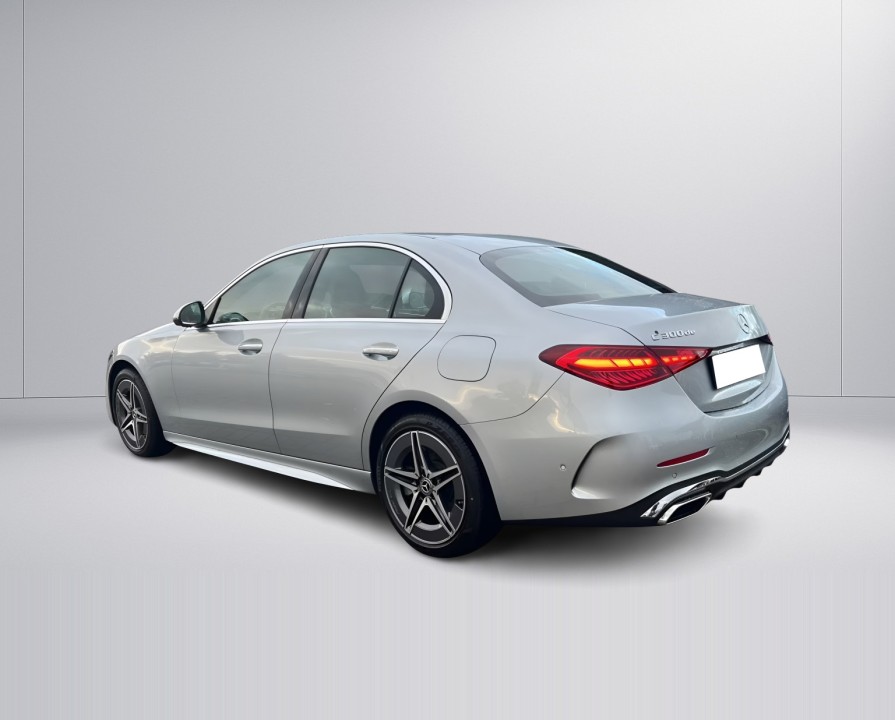 Mercedes-Benz C 300de 4MATIC AMG Line (3)