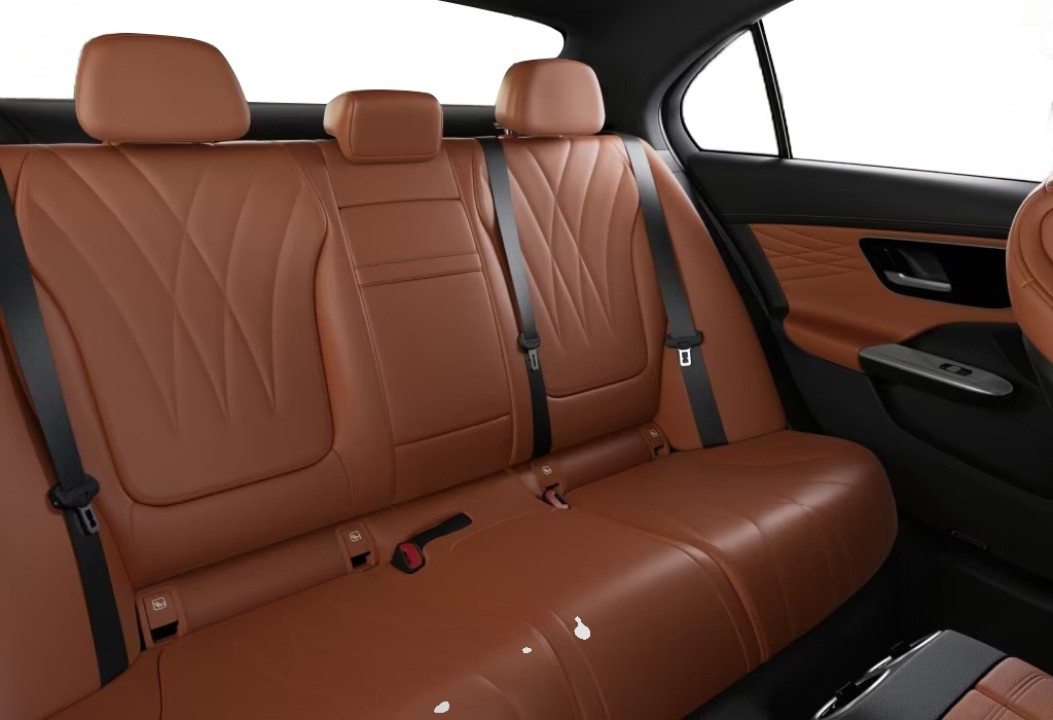 Mercedes-Benz C 300e 4MATIC AMG Line - foto 7