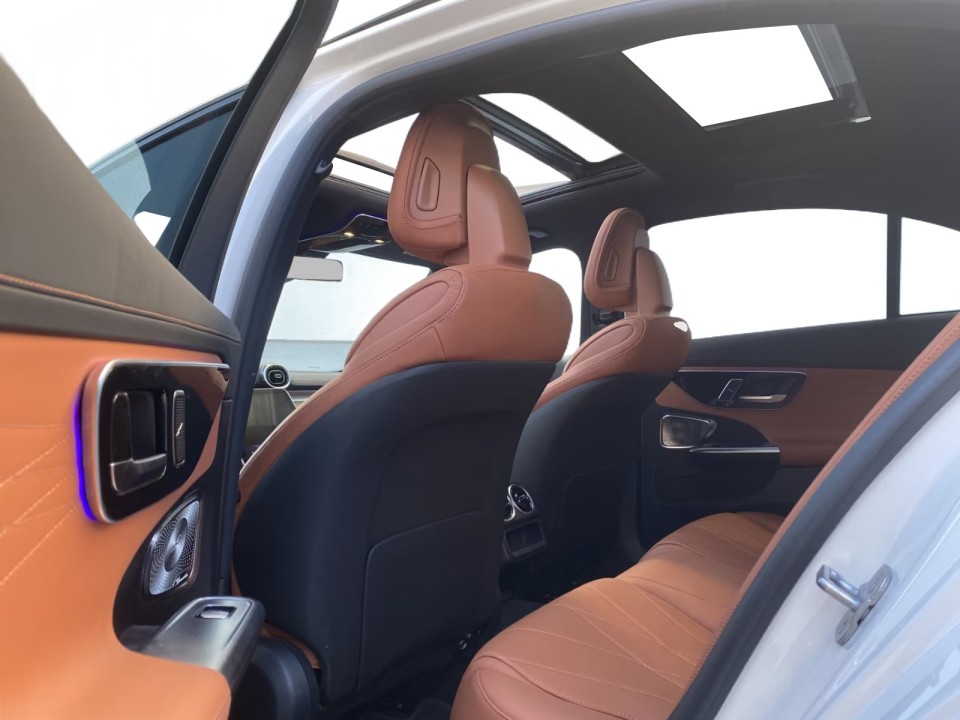 Mercedes-Benz C 300e 4MATIC AMG Line - foto 10