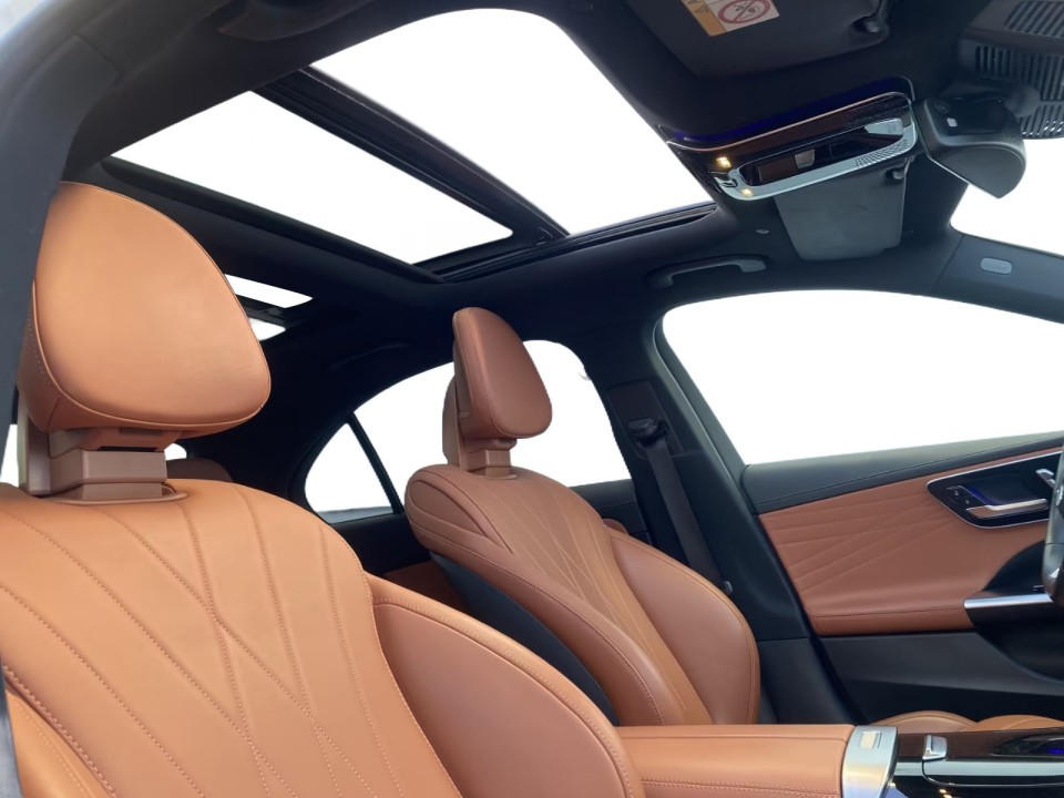 Mercedes-Benz C 300e 4MATIC AMG Line - foto 13