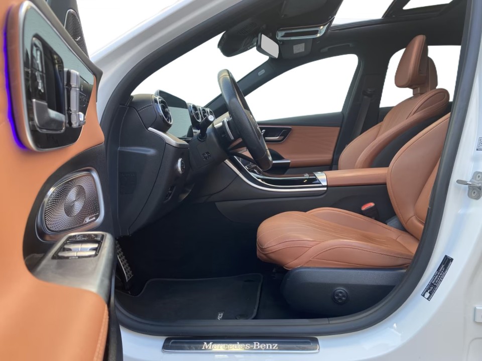 Mercedes-Benz C 300e 4MATIC AMG Line - foto 9