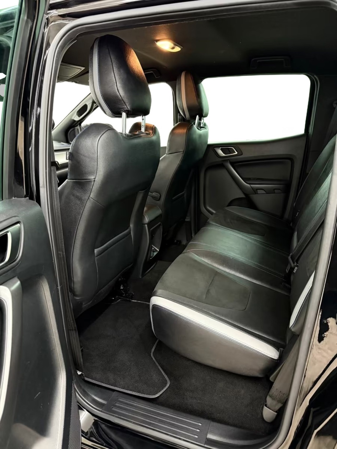 Ford Raptor - foto 14