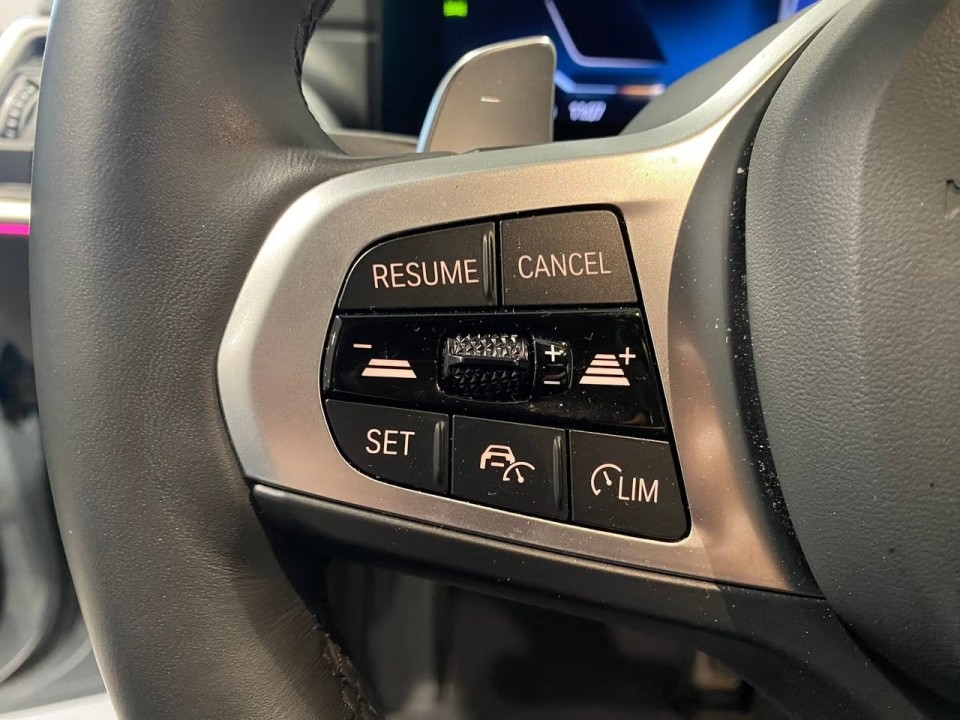 BMW Seria 3 330e M-Sport - foto 7