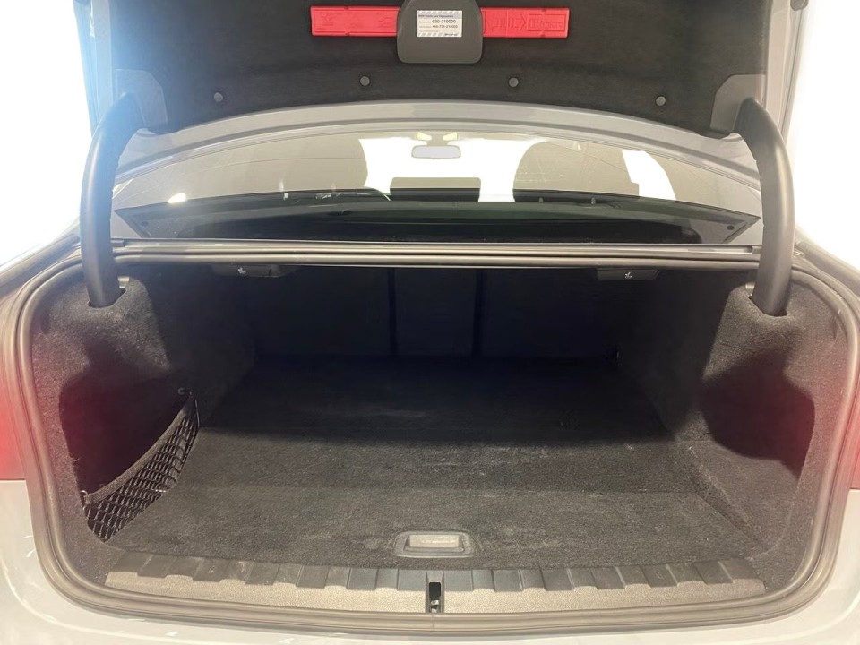 BMW Seria 3 330e M-Sport - foto 10