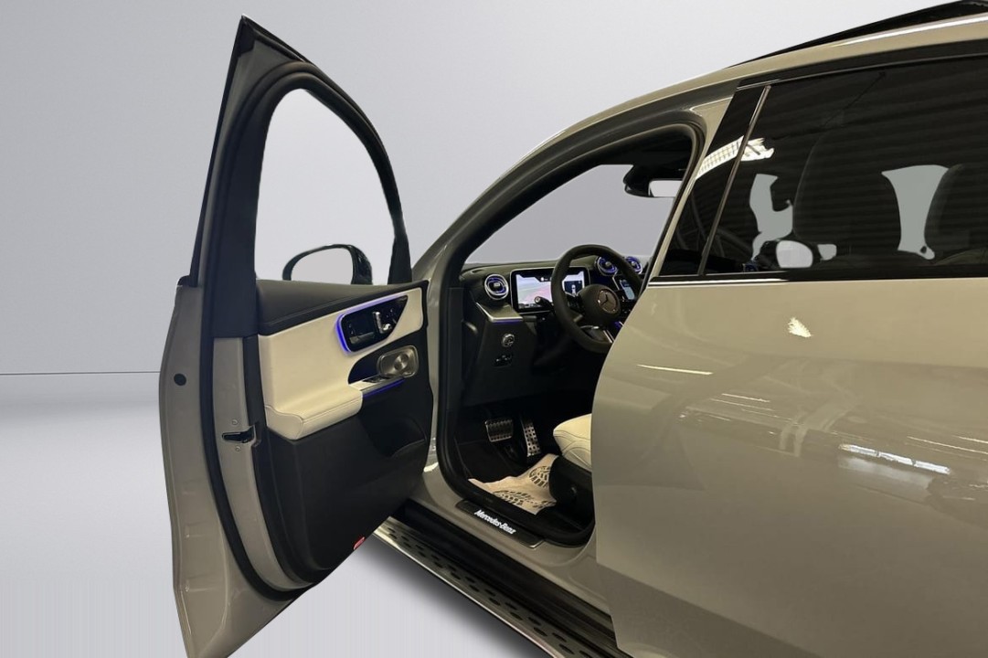 Mercedes-Benz GLC Coupé 300 de 4MATIC AMG - foto 9