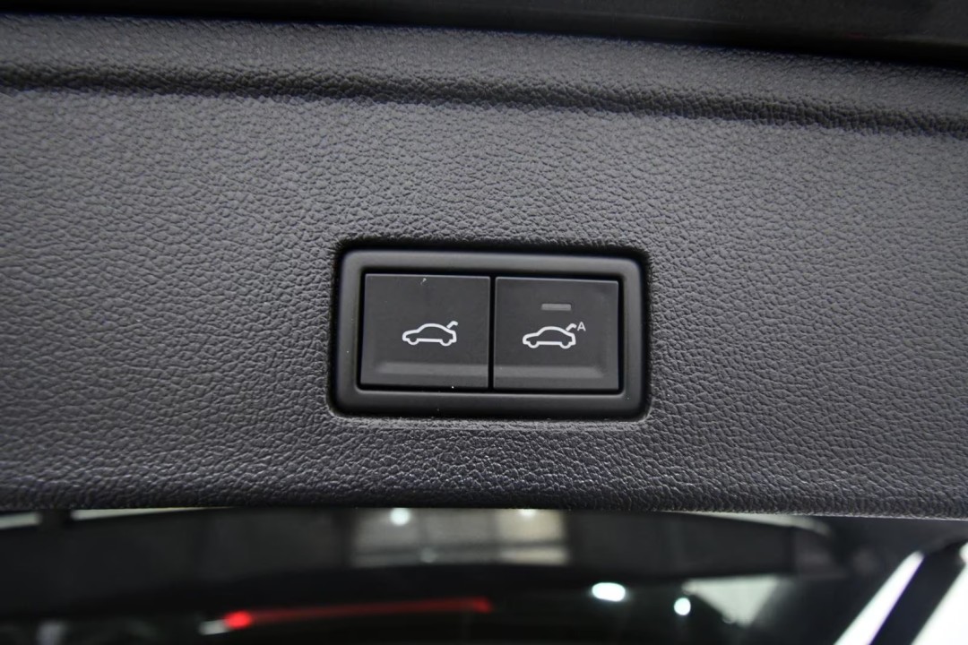 Volkswagen Touareg TDI 4Motion R-Line - foto 8