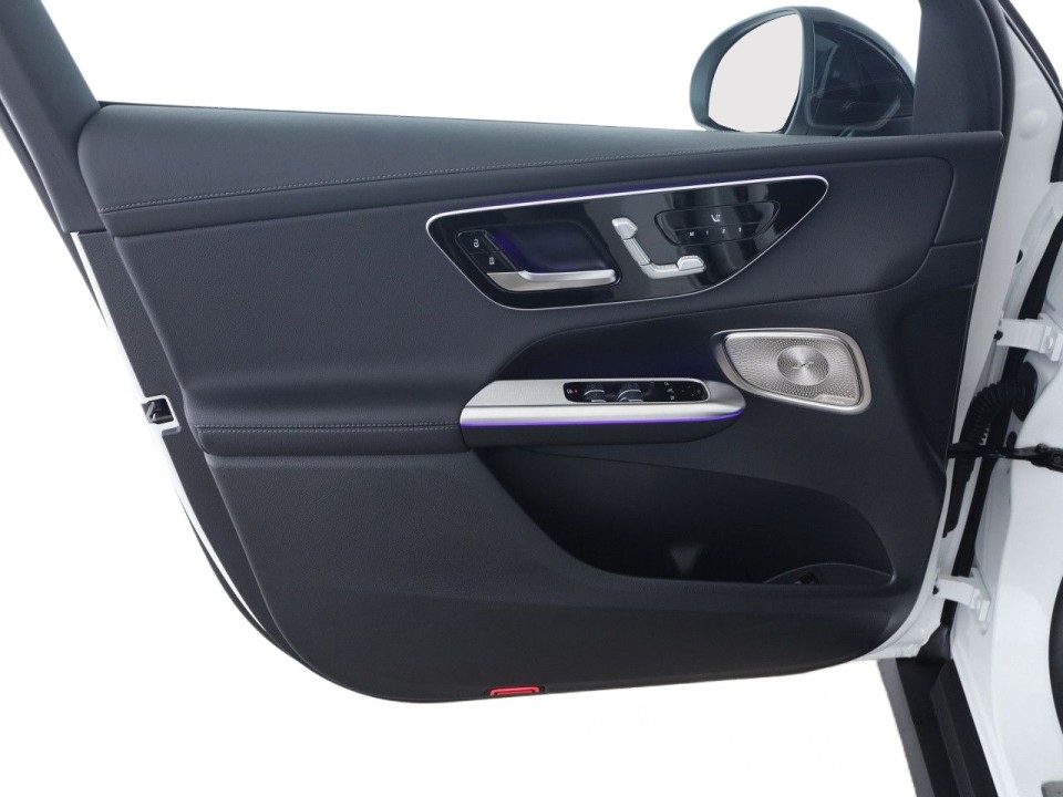 Mercedes-Benz GLC 300 4MATIC - foto 17