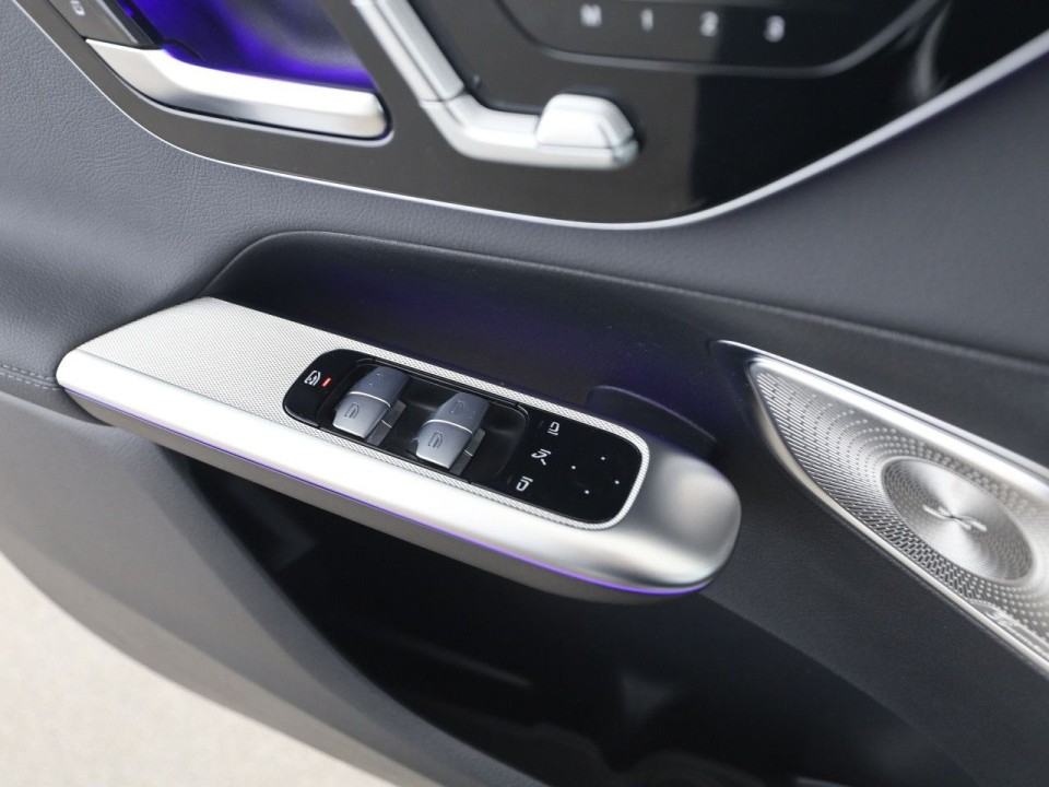 Mercedes-Benz GLC 300 4MATIC - foto 18