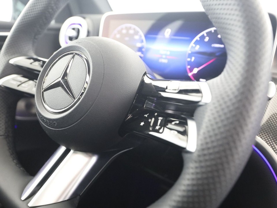 Mercedes-Benz GLC 300 4MATIC - foto 13