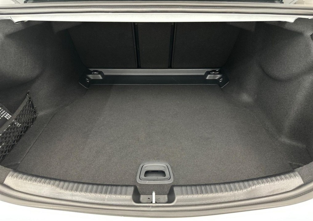 Mercedes-Benz C 300 - foto 13