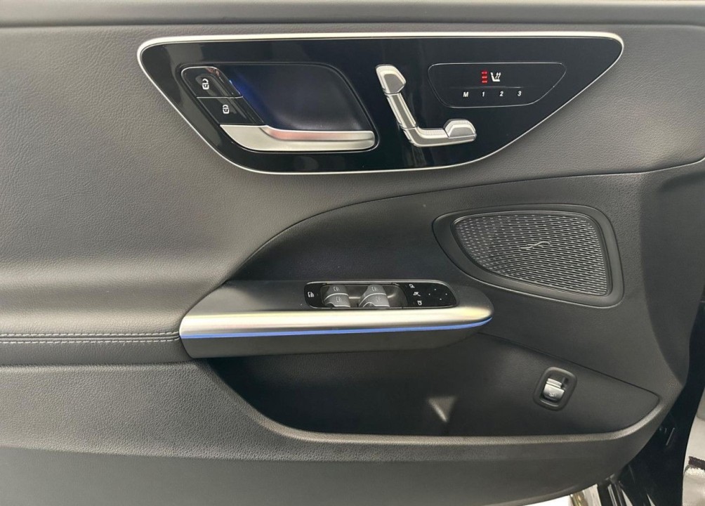 Mercedes-Benz C 300d AMG - foto 11