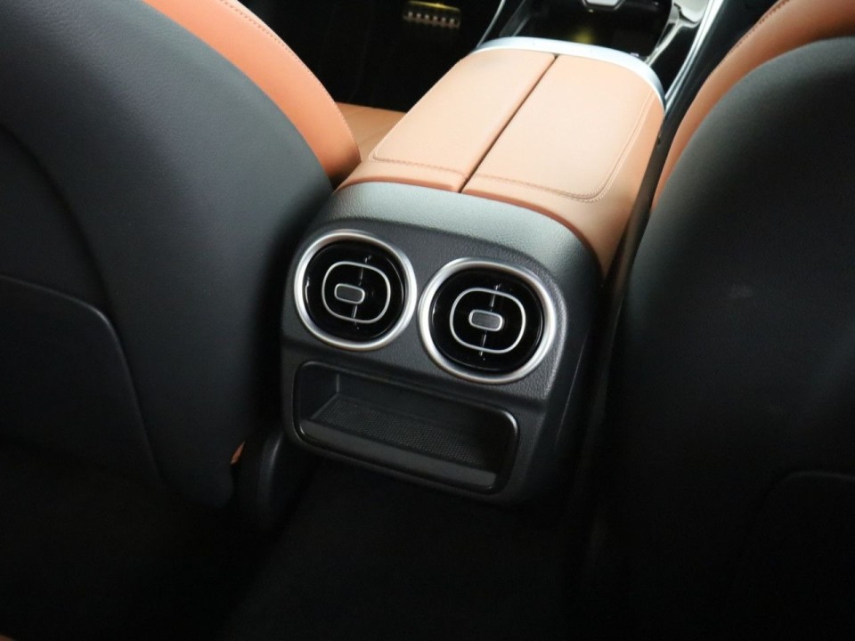 Mercedes-Benz C 300e AMG Line - foto 23