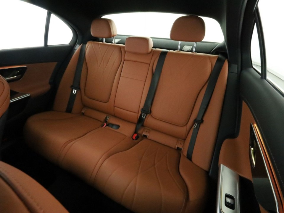 Mercedes-Benz C 300e AMG Line - foto 24