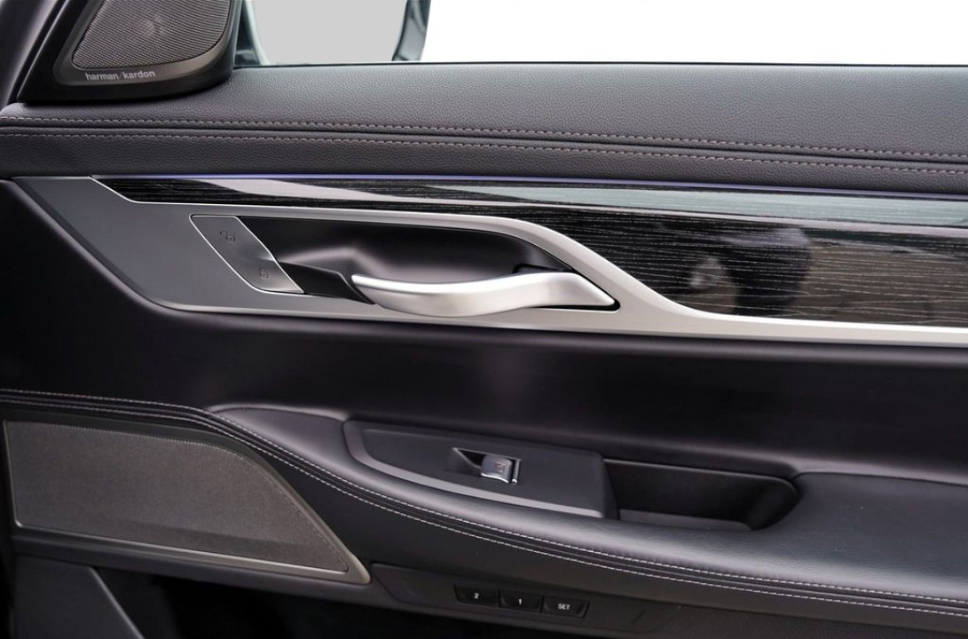 BMW Seria 7 730d xDrive - foto 35