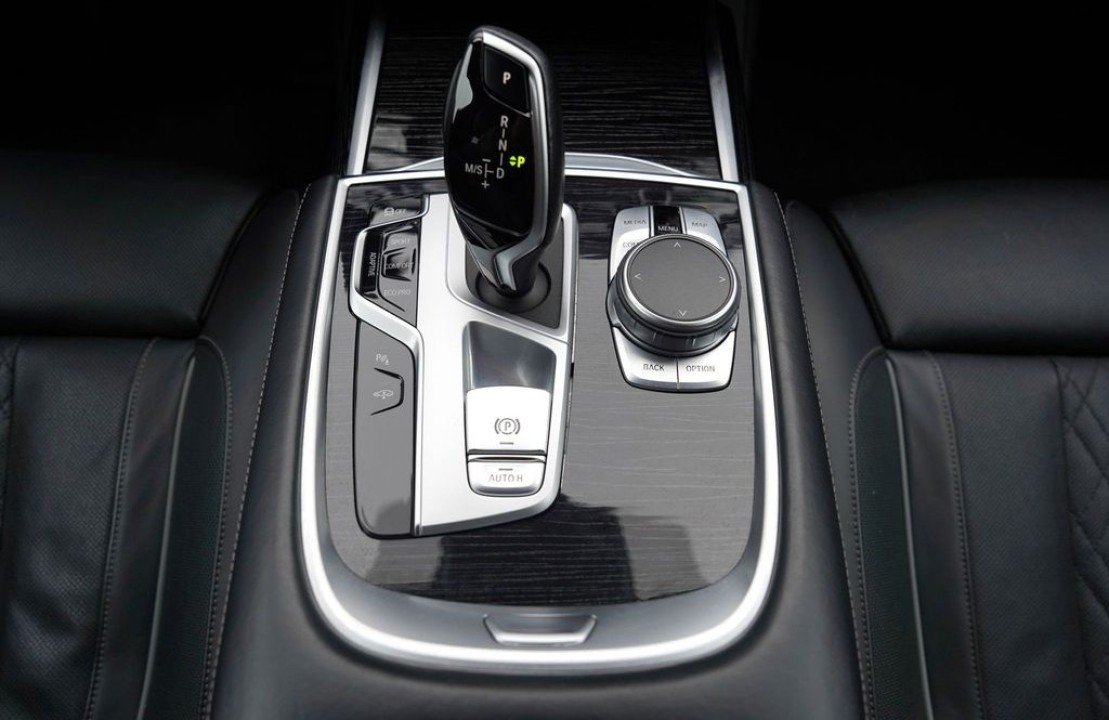 BMW Seria 7 730d xDrive - foto 29