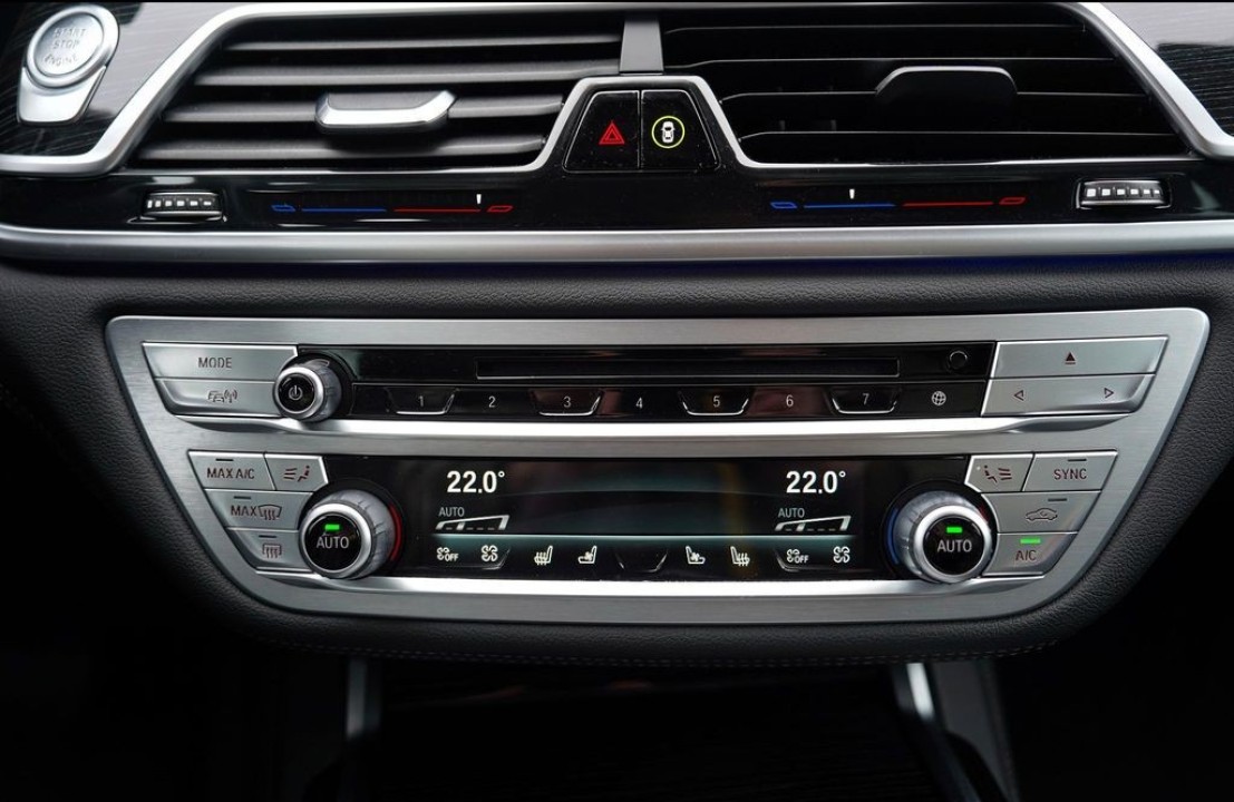 BMW Seria 7 730d xDrive - foto 25