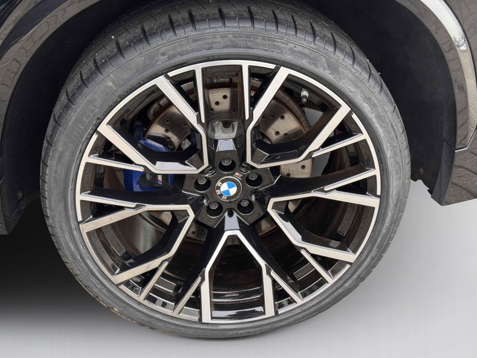 BMW X5 M Competition - foto 20