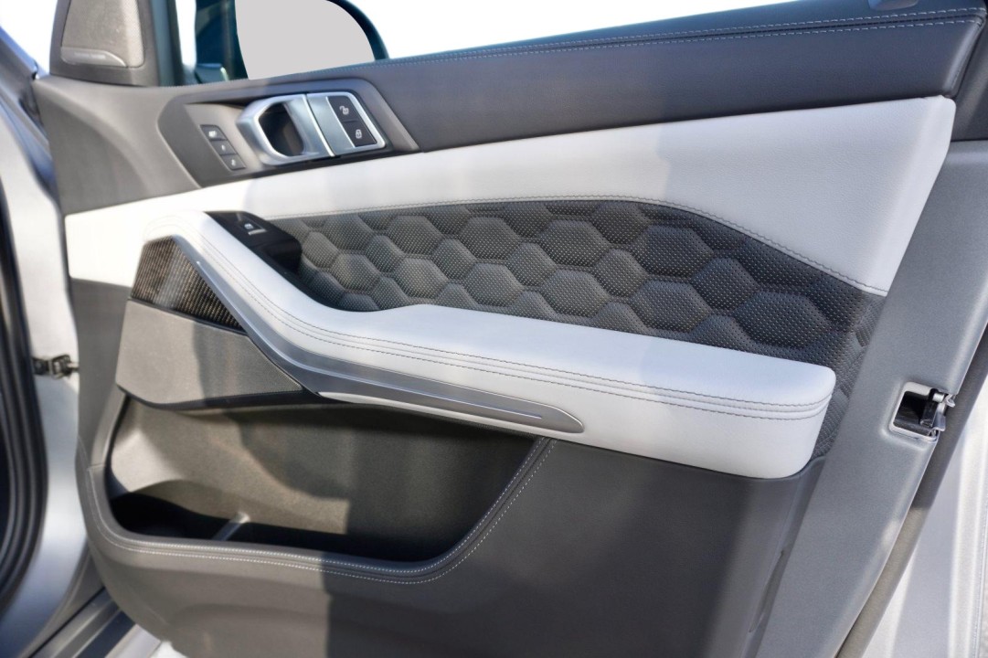 BMW X5 M Competition - foto 23