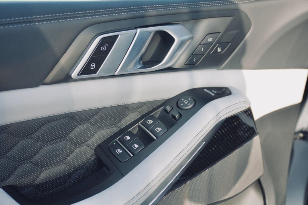 BMW X5 M Competition - foto 22