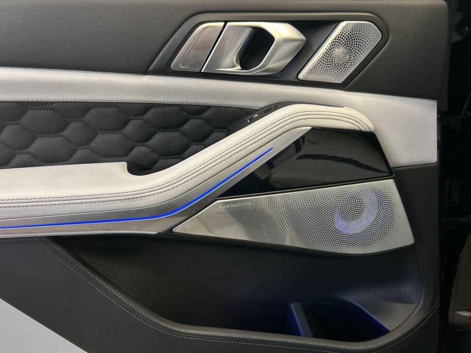 BMW X5 M Competition - foto 15