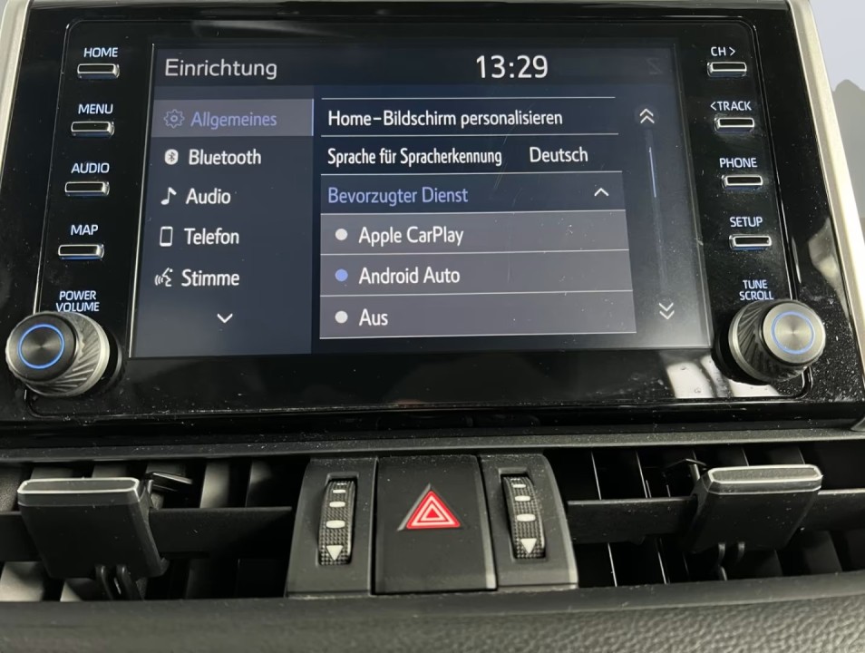 Toyota RAV4 - foto 16