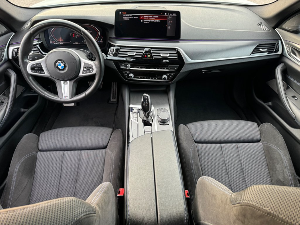 BMW Seria 5 520d Touring xDrive M-Sport - foto 11