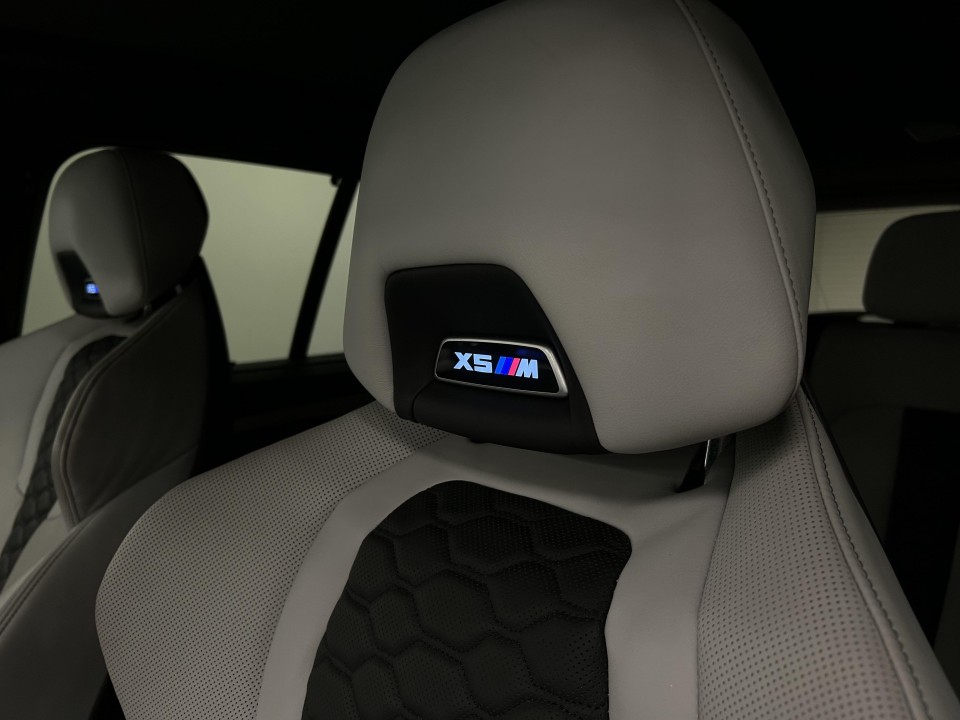 BMW X5 M Competition - foto 23